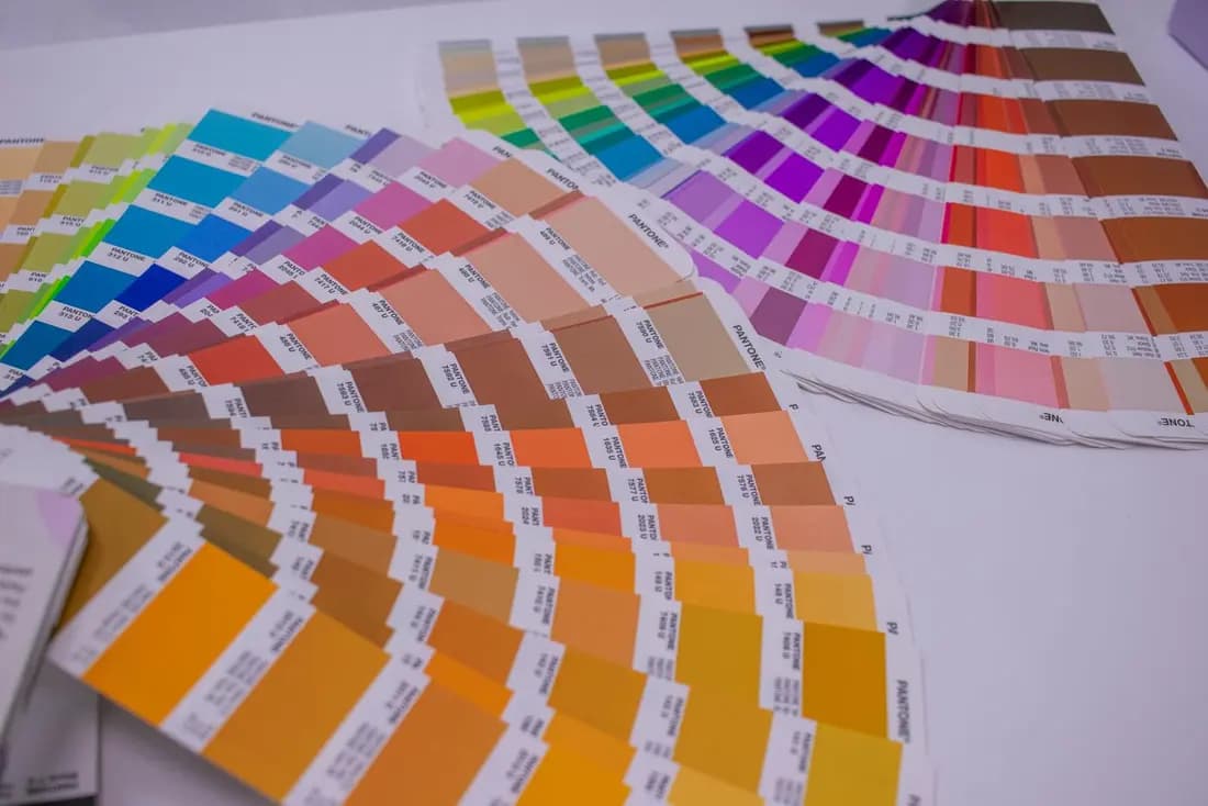 Paletă de culori și sistem de brand — eSys Agency
